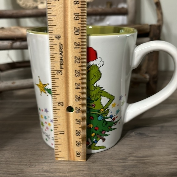 NWT ZRIKE BRANDS THE GRINCH & CINDY LOU WHO WHOVILLE CHRISTMAS MUG - Picture 6 of 8